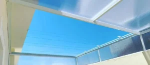 COBERTURA RETRÁTIL MANUAL DE POLICARBONATO