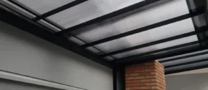 COBERTURA RETRÁTIL MANUAL DE POLICARBONATO ALVEOLAR, 1