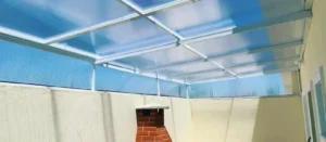 COBERTURA RETRÁTIL MANUAL DE POLICARBONATO ALVEOLAR,,